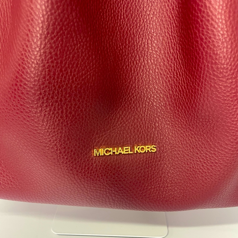 Michael Kors Mina Large Shoulder Bag with Gold Chain - Picture 7 of 10